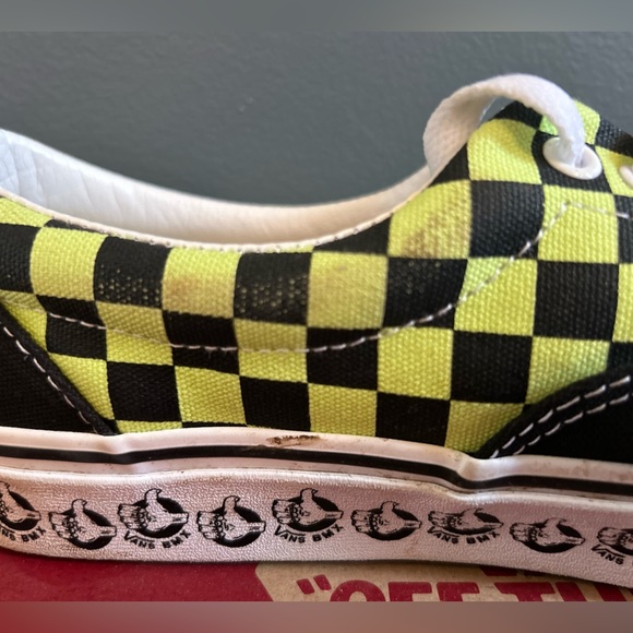 Vans - Picture 5 of 7